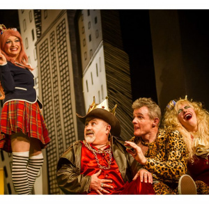 Spektakle z zabawą sylwestrową w Kubusiu