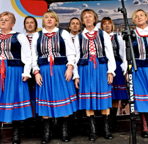 Powiatowy Przegląd Zespołów Folklorystycznych i Solistów w Ciekotach