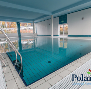 Pływalnia "Polanika" w Chrustach k. Zagnańska