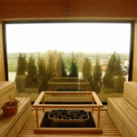 Andrzejkowy seans w saunie z widokiem na Góry Świętokrzyskie